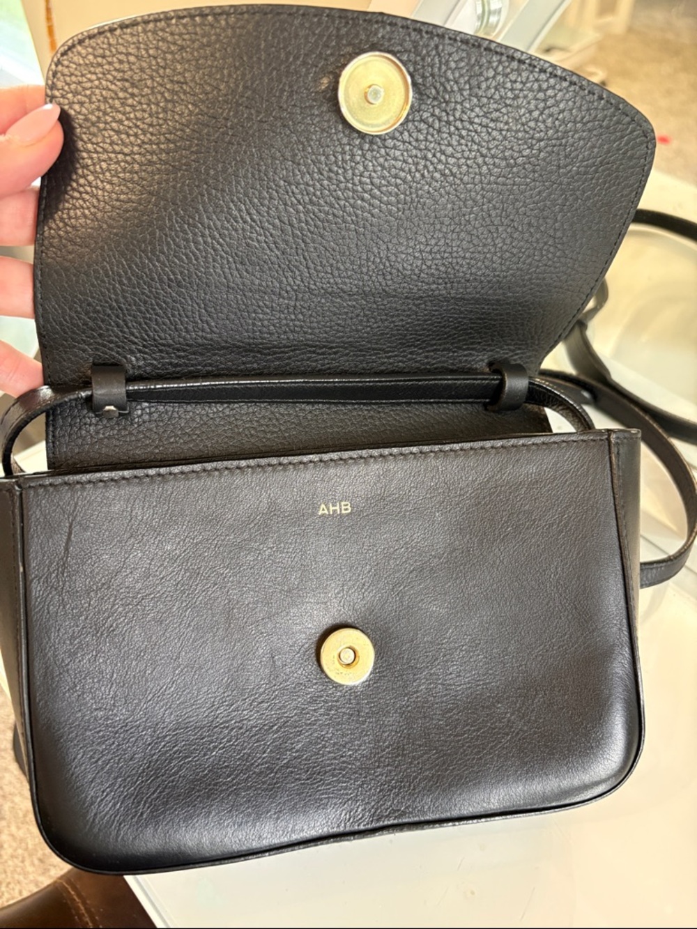 Cuyana Classic Black Italian Leather 3-in-1 Bag - Timeless Everyday Style - Picture 3 of 16